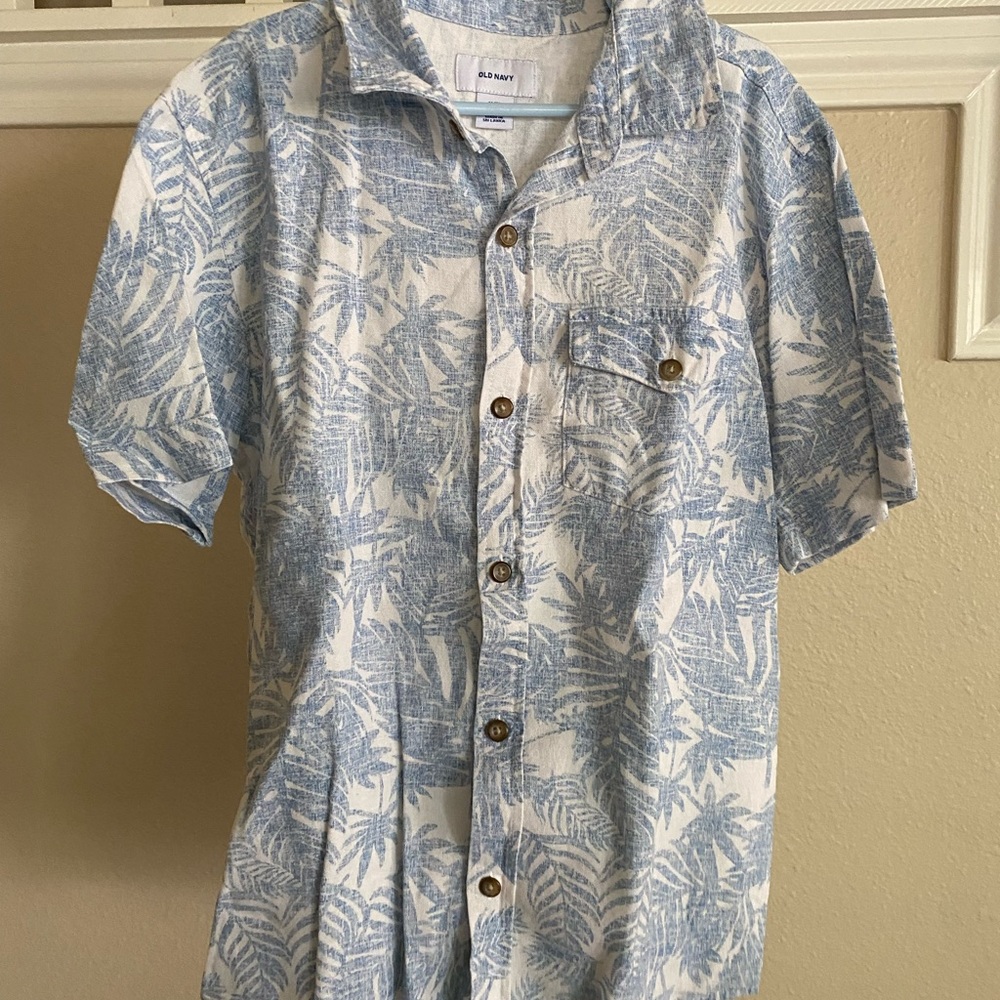 Boys Old Navy Print Button Down Shirt - Picture 2 of 6